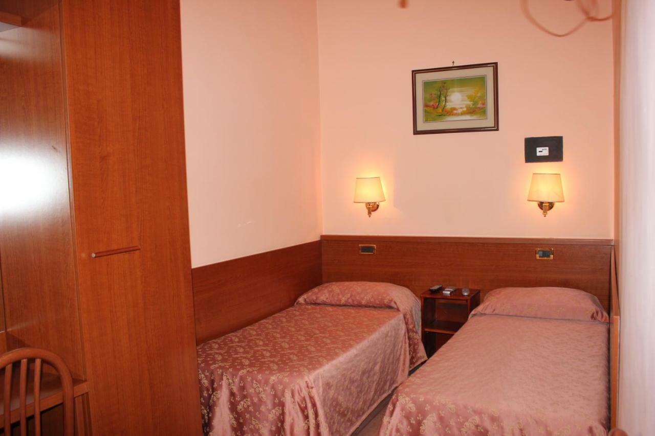 Alex City Inn III ローマ エクステリア 写真
